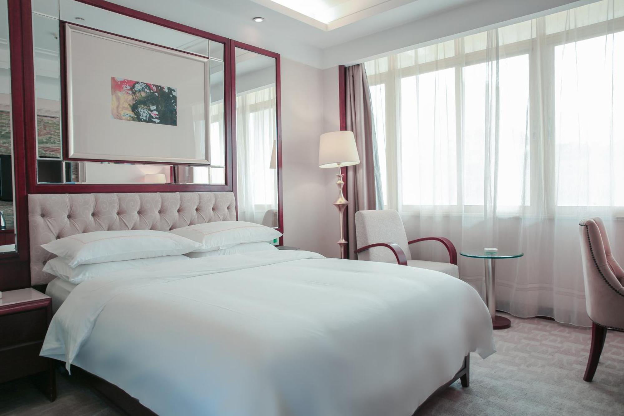 Ramada Shenzhen Baoan Hotel Exterior foto