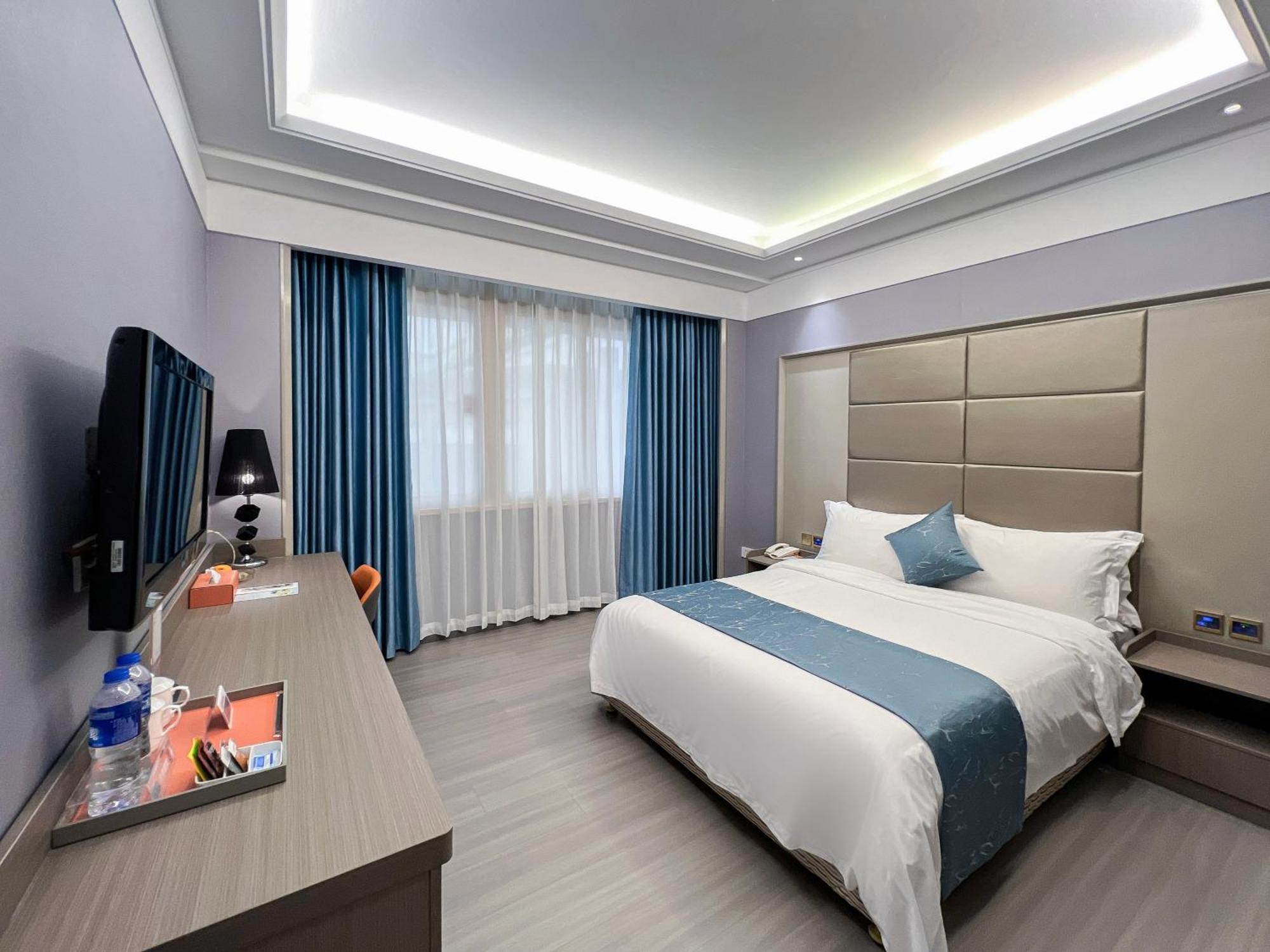 Ramada Shenzhen Baoan Hotel Exterior foto